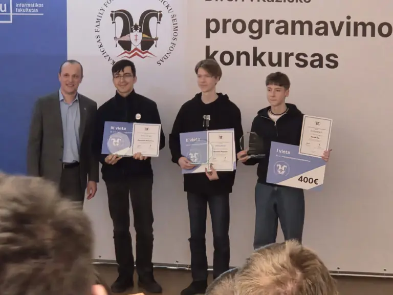 Nuotrauka 3: Sveikiname dr. Juozo Petro Kazicko moksleivių programavimo konkurso bei Informacinės sistemos grafinės sąsajos projektavimo varžybų 2026 nugalėtojus