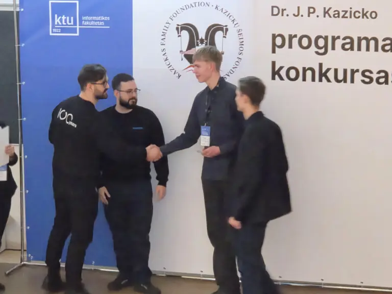 Nuotrauka 1: Sveikiname dr. Juozo Petro Kazicko moksleivių programavimo konkurso bei Informacinės sistemos grafinės sąsajos projektavimo varžybų 2026 nugalėtojus
