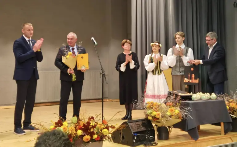 Nuotrauka 5: Fizinio ugdymo mokytojas Edvinas Gedgaudas pelnė Šiaulių miesto Metų mokytojo nominaciją!