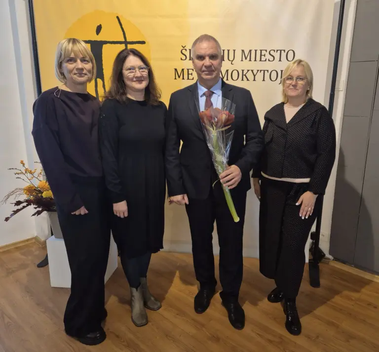 Nuotrauka 4: Fizinio ugdymo mokytojas Edvinas Gedgaudas pelnė Šiaulių miesto Metų mokytojo nominaciją!
