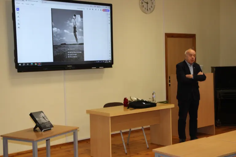 Jonas Nekrašius pristatė savo knygą „Sportas Šiauliuose ir Lietuvoje (iki XX a. vidurio)“