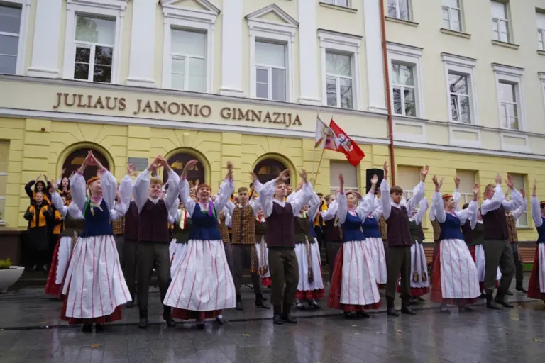 Nuotrauka 2: Unikalus šiauliečių projektas kvies susipažinti su legendine miesto gimnazija