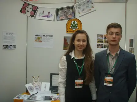 Tarptautinėje verslo mugėje Rygoje Šiaulių Juliaus Janonio gimnazijos mokinių mokomoji bendrovė ,,Rimarkis“