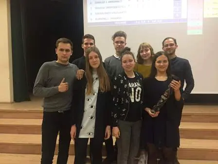 Šiaulių apskrities gimnazijų lygos protų kovų turnyro I vietos laimėtojai