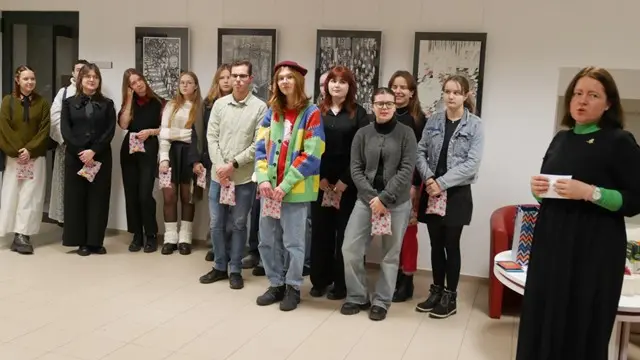 Nuotrauka 3: KOLORITO studijos paroda „AŠ – KAIP DIDELĖ ŠIZOFRENIJOS SPINTA“.