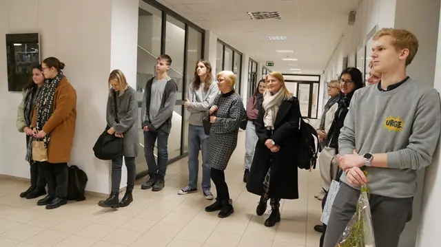 Nuotrauka 7: KOLORITO studijos paroda „AŠ – KAIP DIDELĖ ŠIZOFRENIJOS SPINTA“.