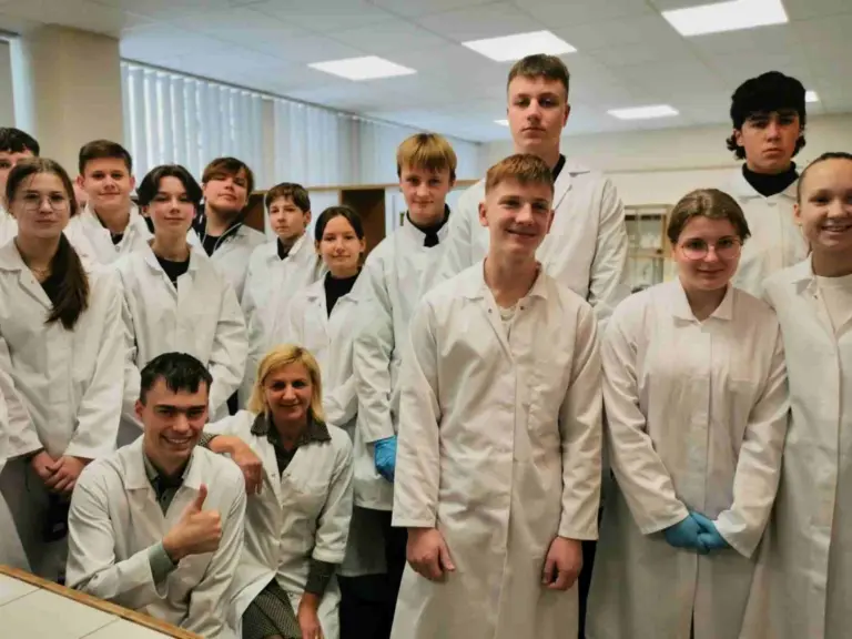 Nuotrauka 1: Profesinio veiklinimo užsiėmimas KTU Cheminės technologijos fakultete