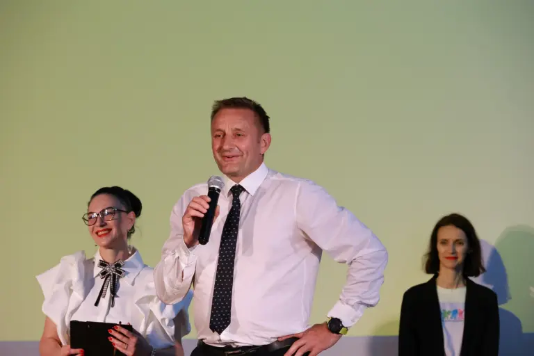 Nuotrauka 4: Gražiame renginyje apdovanoti aukščiausius įvertinimus pelnę Šiaulių mokiniai