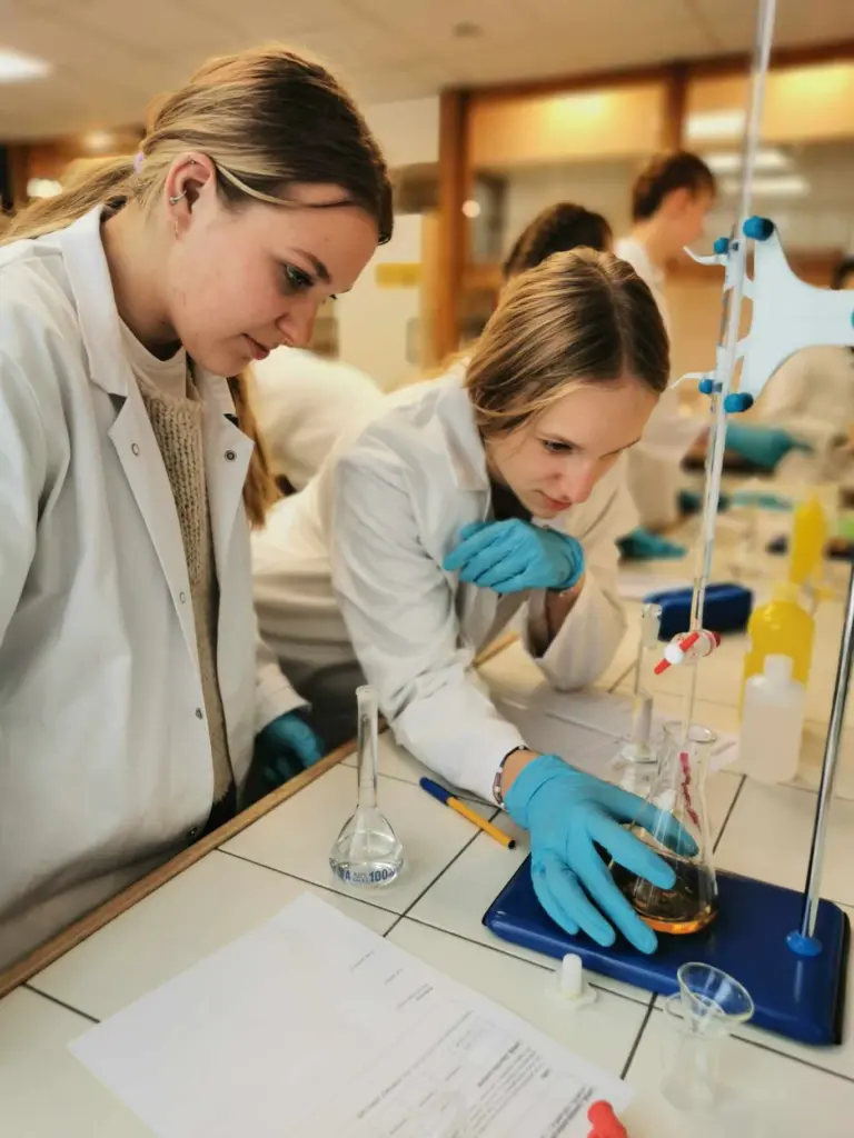 Nuotrauka 3: Profesinio veiklinimo užsiėmimas KTU Cheminės technologijos fakultete
