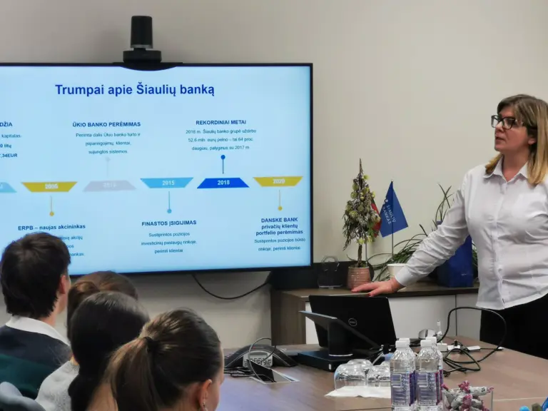 Nuotrauka 3: Ugdymo karjerai pamoka netradicinėje ugdymo aplinkoje – „Šiaulių banke“