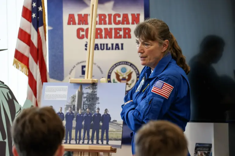 Nuotrauka 2: Susitikimas su NASA astronaute
