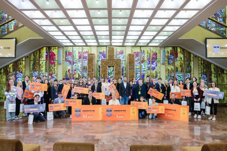 Nuotrauka 1: Janoniečiai Demokratijos žinių konkurso finalininkai