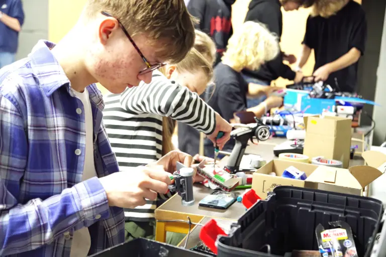 Nuotrauka 2: Electro 2024 antweight robotų kovos