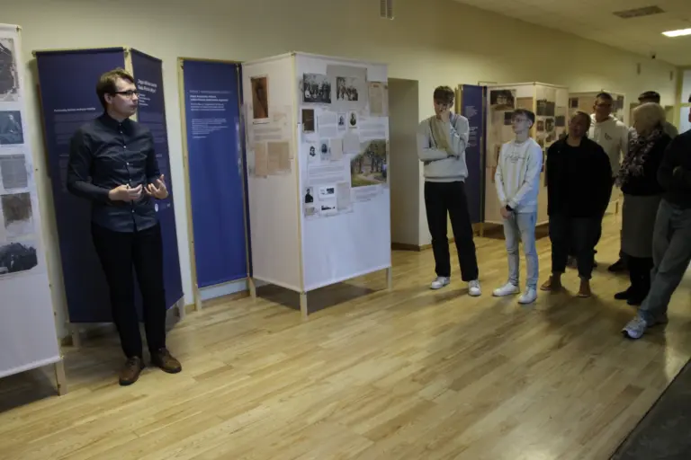 Nuotrauka 2: Pristatyta Šiaulių „Aušros“ muziejaus kilnojama paroda „Tegul sklinda tautoje Vlado Pūtvio idėjos“